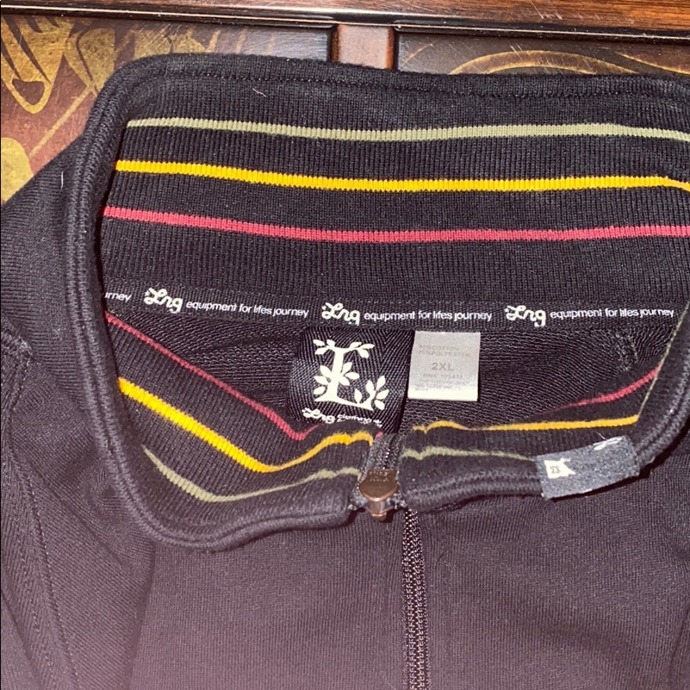 Zip up sweater lrg brand